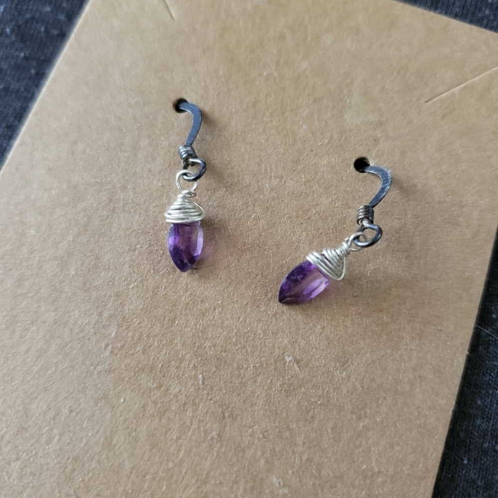 ⭐️SOLD⭐️ Drop earrings